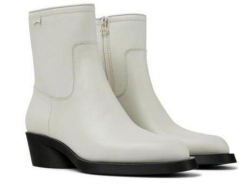 Фото Казаки из кожи женские