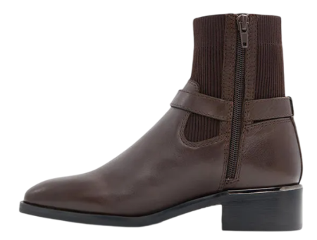 Ботинки с ремешком женские / Коричневый / 36