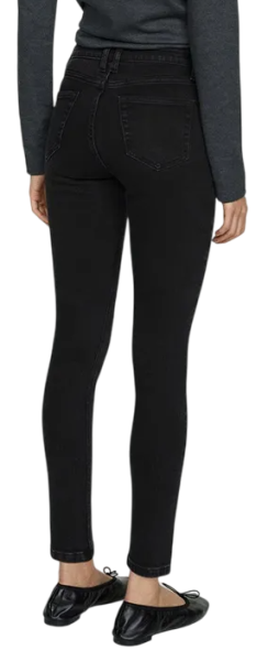 Джинсы зауженные женские / Черный / 46